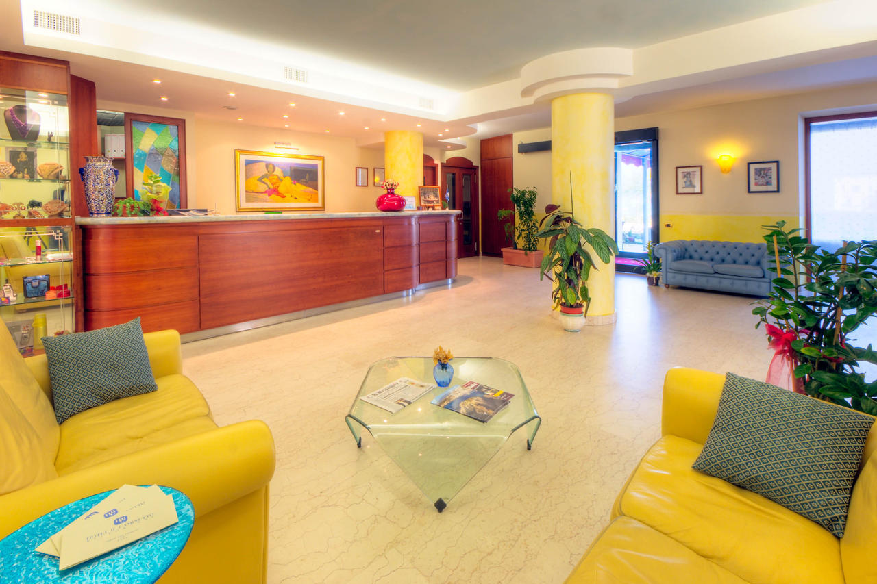 Hotel Il Caminetto Porto San Giorgio Bagian luar foto