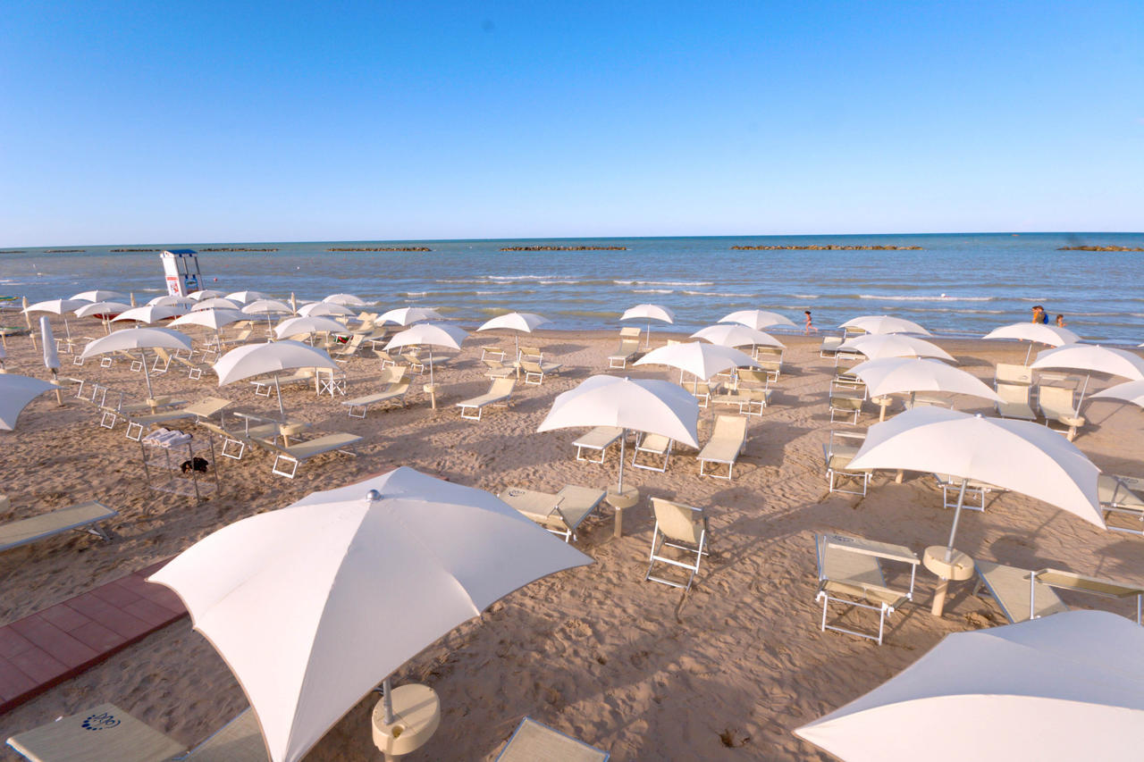 Hotel Il Caminetto Porto San Giorgio Bagian luar foto